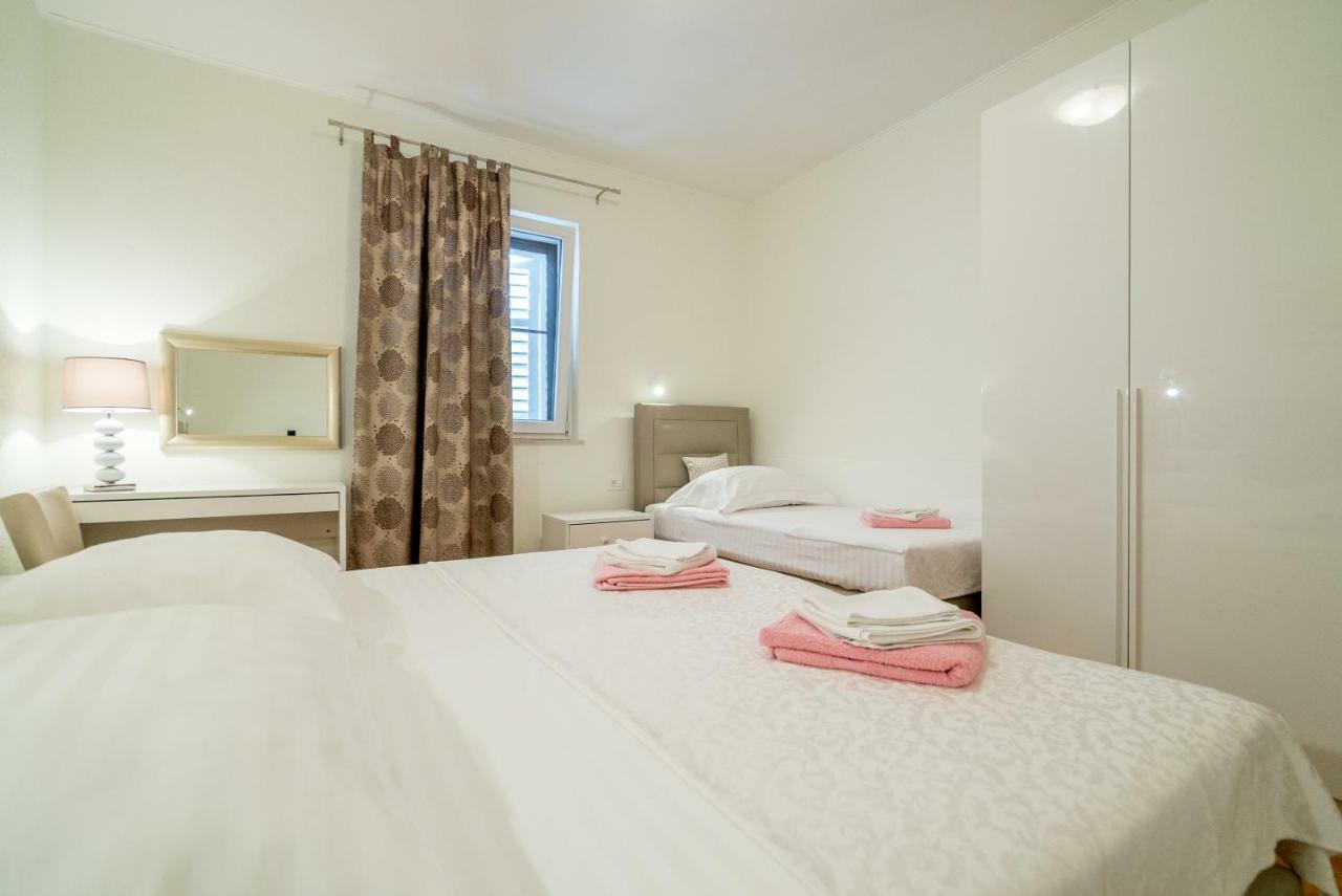 Adam Apartments Stobreč エクステリア 写真
